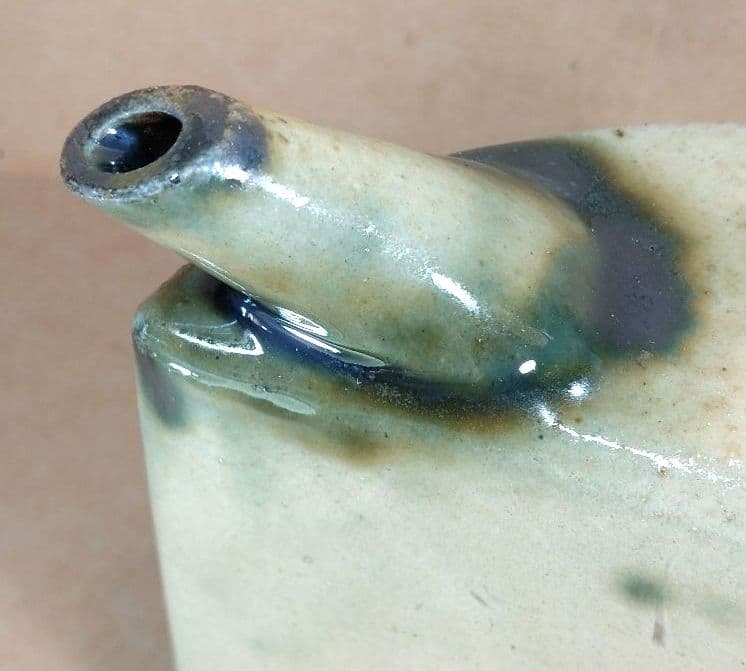 【本物保証】金城次郎 壷屋焼 抱瓶(海老魚紋) 共箱 栞 ｗ25.3㎝ 人間国宝