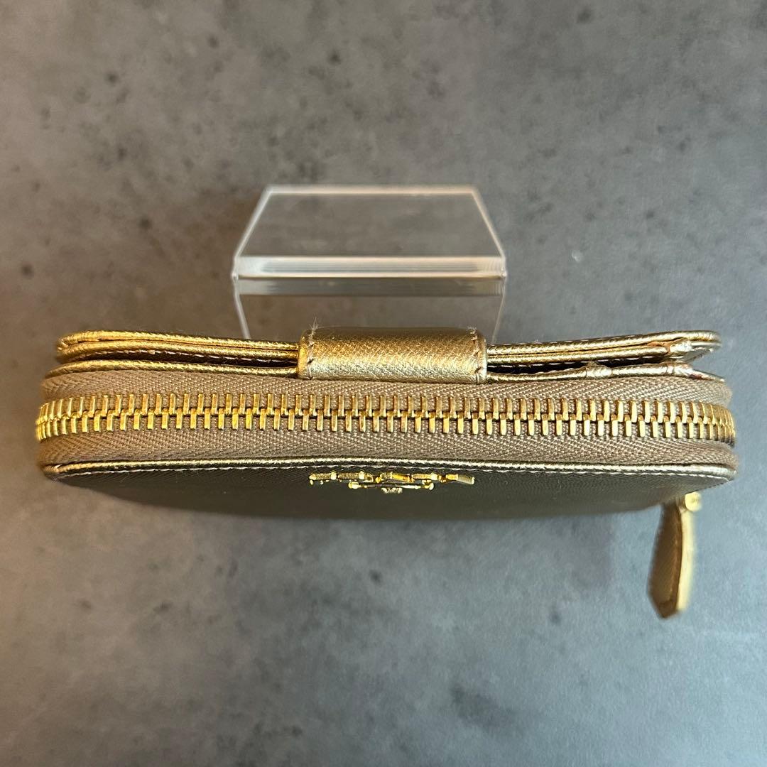 PRADA サフィアーノレザー ゴールド 二つ折財布　コンパクトウォレット