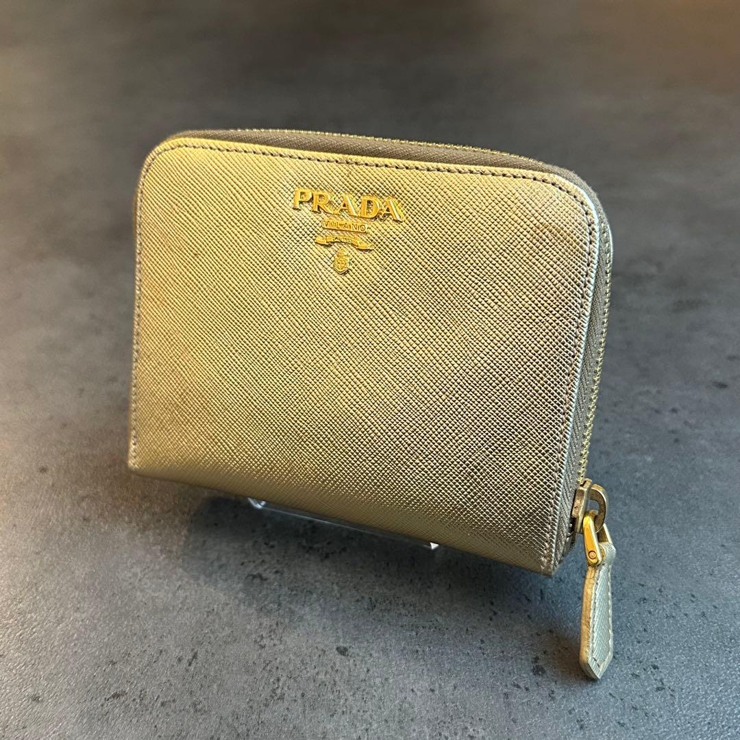 PRADA サフィアーノレザー ゴールド 二つ折財布　コンパクトウォレット