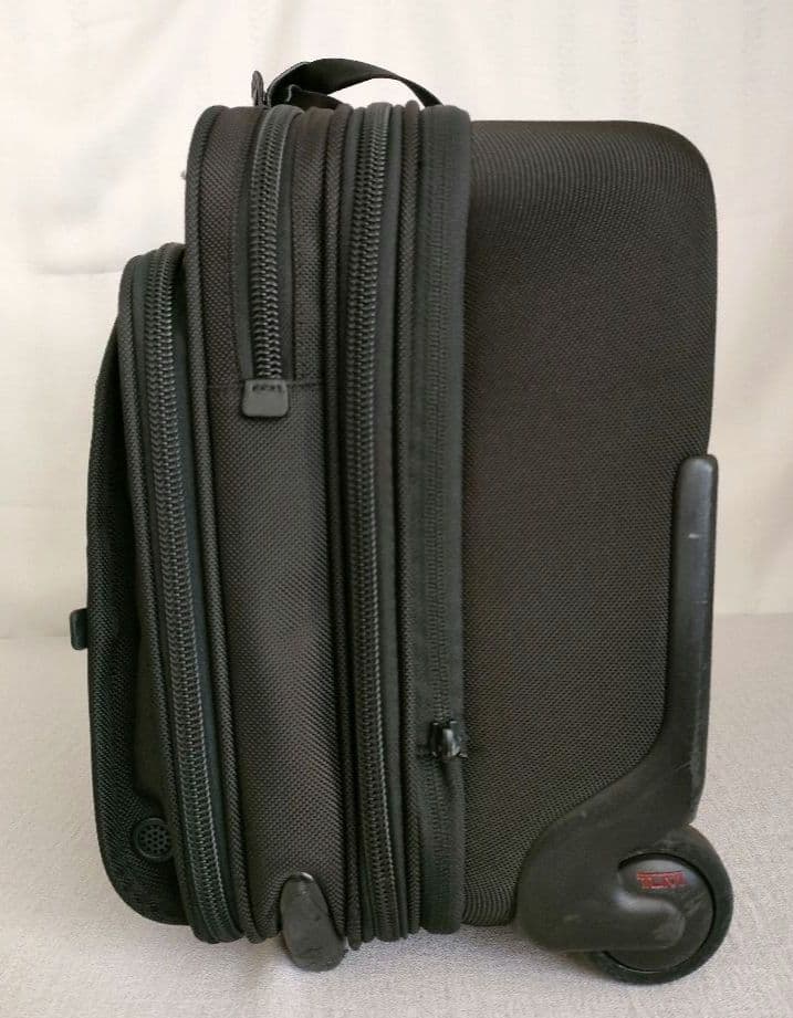 【極美品】TUMI 26127DH キャリーバッグ　機内OK　拡張可能　黒