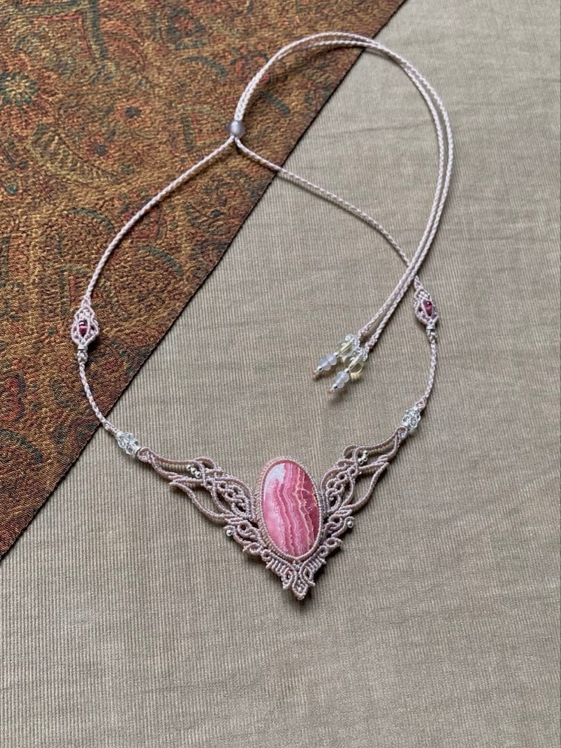 インカローズ　マクラメネックレス