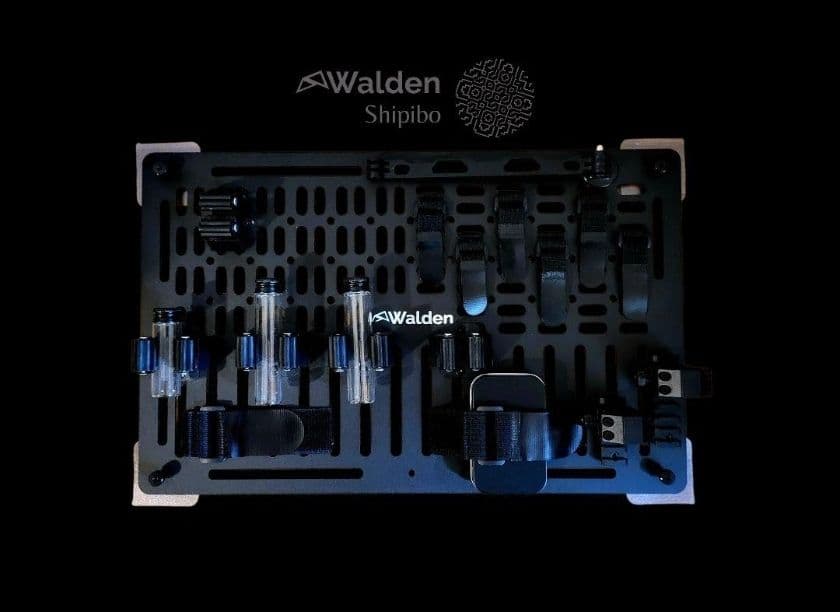 ●アーム付き●46～50L アルミコンテナ用 L サイズ　上蓋パネル　穴あけ対応