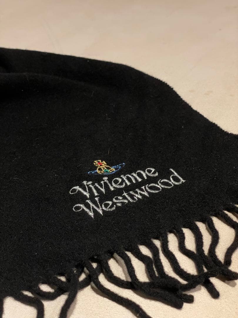 【極美品】Vivienne Westwood ブラックマフラー