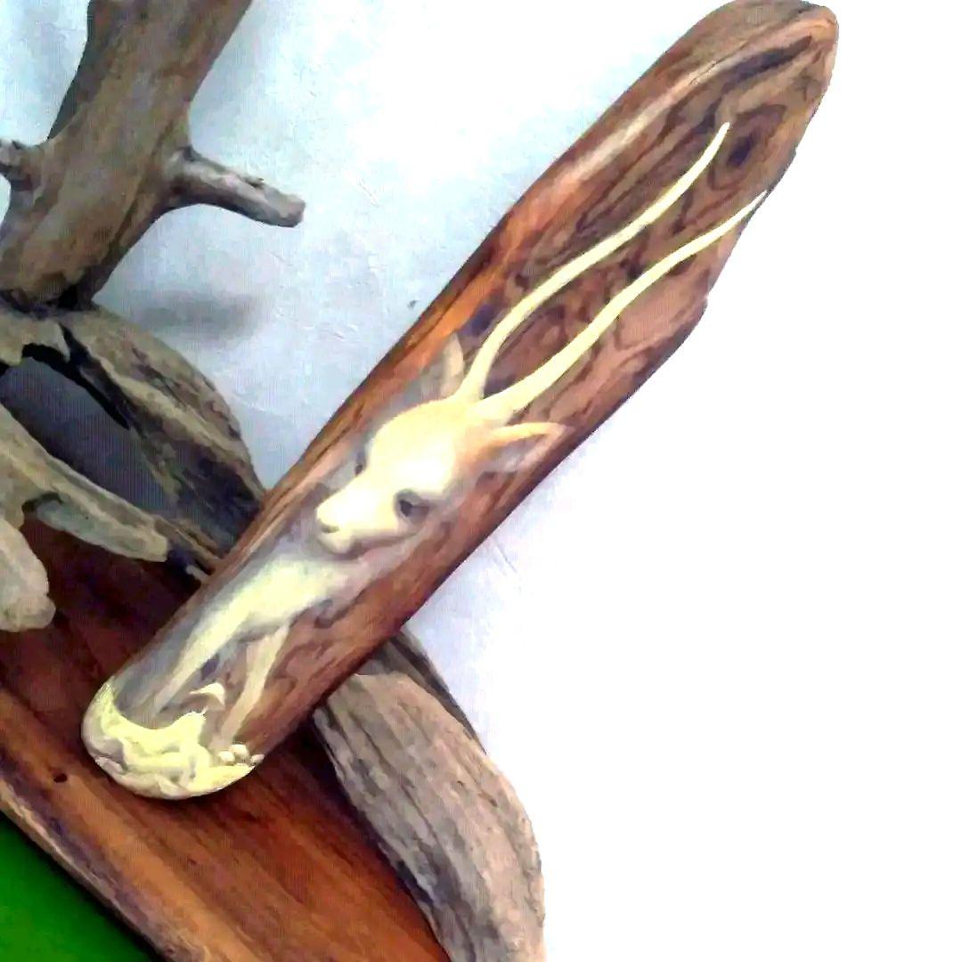 一時値下げプロ作家壁掛け超絶流木アート工芸品　世界観流木絵画　不思議な鹿？