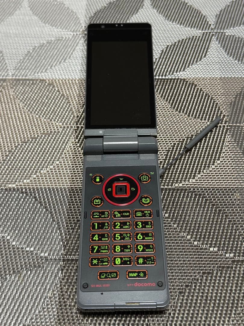 NTT SH-06A NERV携帯電話本体　付属品欠品あり
