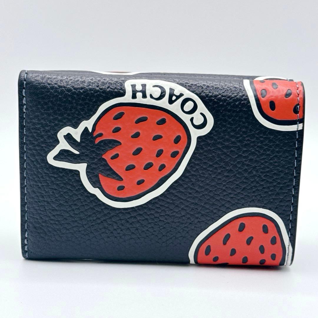 【極美品】coach コーチ 三つ折り 財布 苺 レザーネイビー