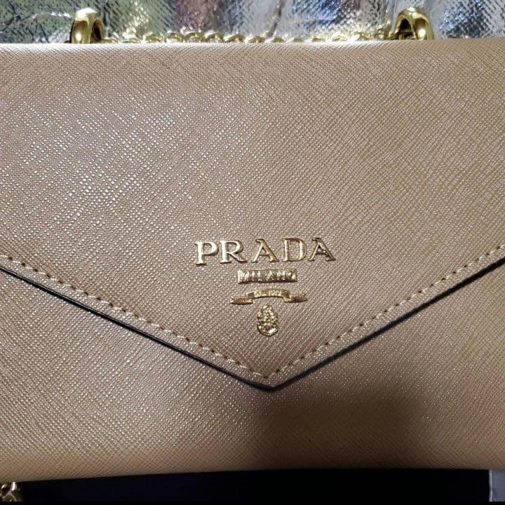 新品未使用プラダチェーンバッグショルダーバック