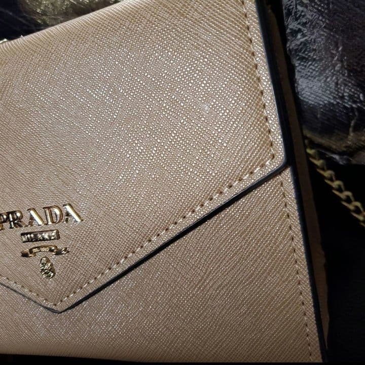 新品未使用プラダチェーンバッグショルダーバック