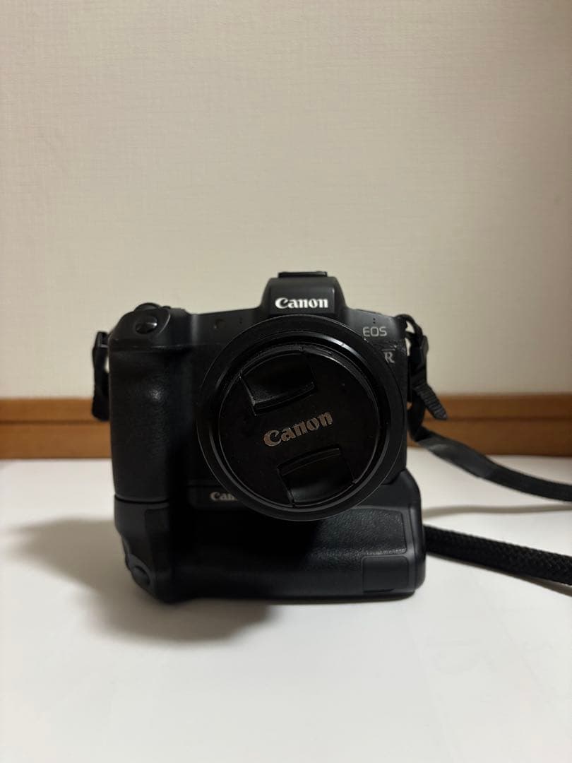 Canon EOS Rバッテリーグリップ Canon35mm F値1.8