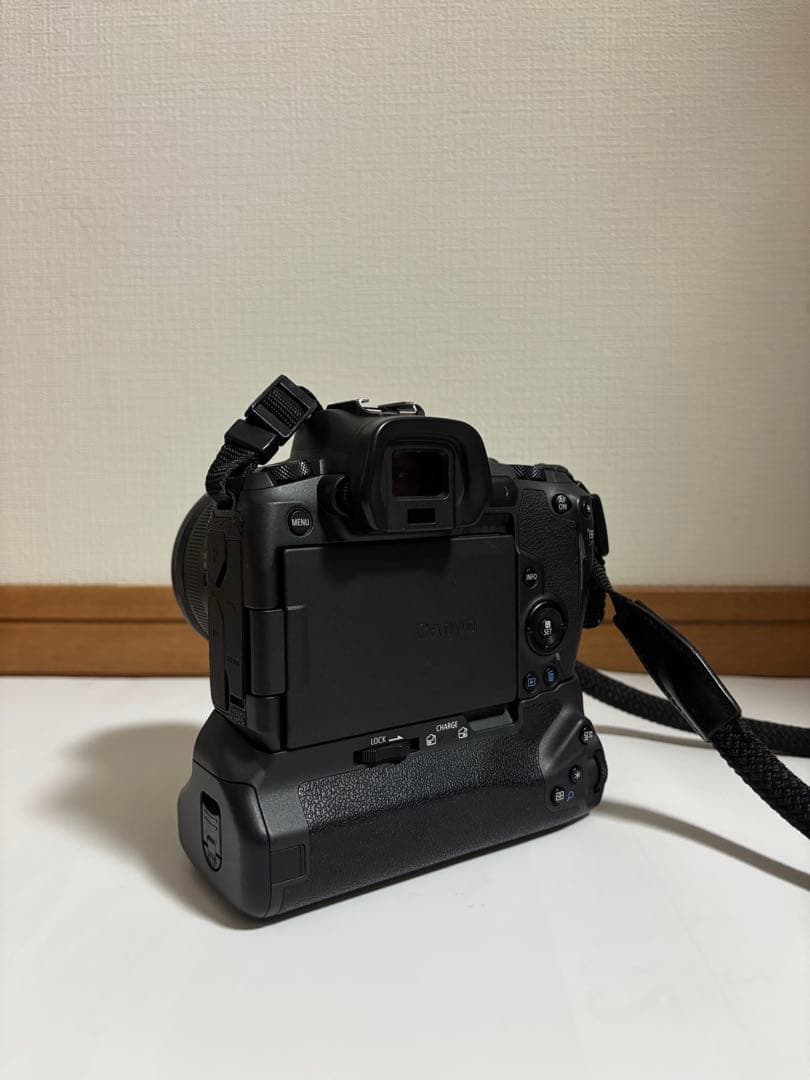 Canon EOS Rバッテリーグリップ Canon35mm F値1.8