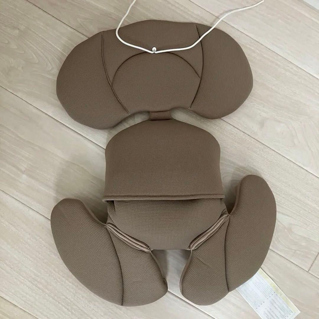 Combi コッコロ S UX チャイルドシート ヘーゼルナッツ ベージュ