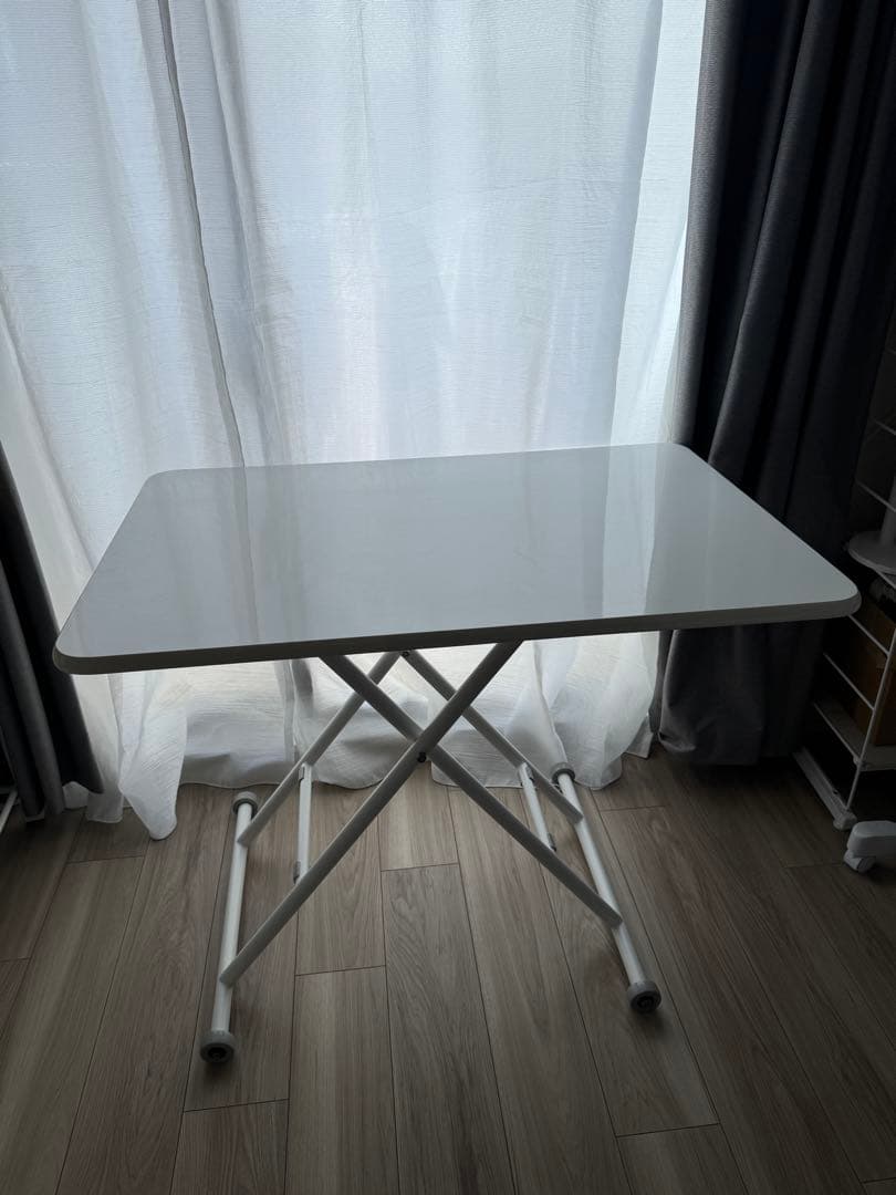 折りたたみ式ホワイトダイニングテーブル
