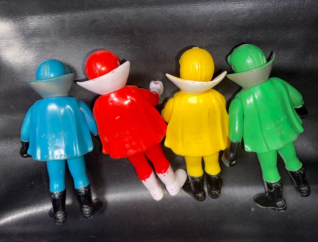 ゴレンジャーソフビ4体まとめて！昭和レトロ　出品は11月末で終了
