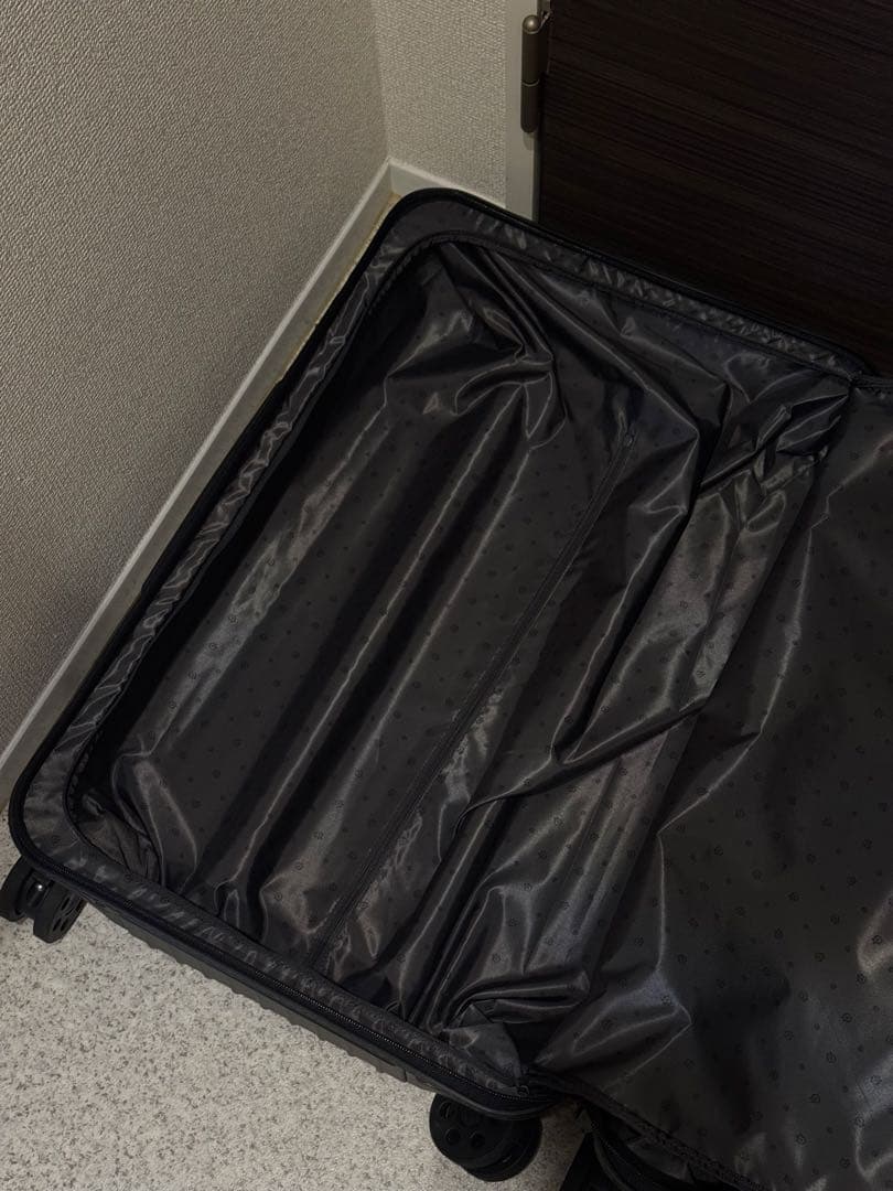 88　袋付き RIMOWA スーツケース エッセンシャル チェックイン M