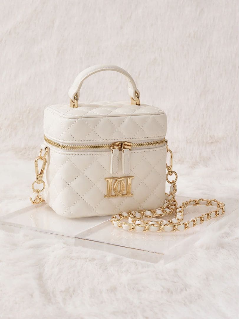 ダーリッチ　ゴールドパーツ　キルティングスクエアミニバッグ