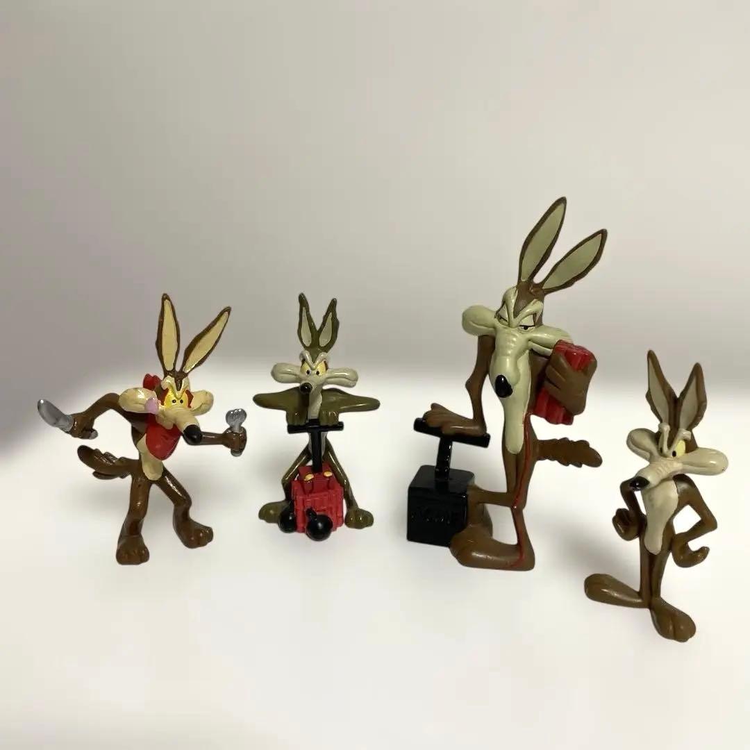 ワイリー コヨーテ フィギュア 8体セット