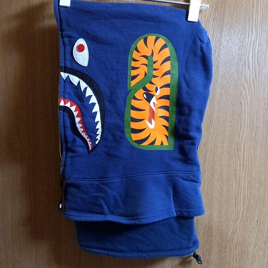 A BATHING APEフードネックウォーマー