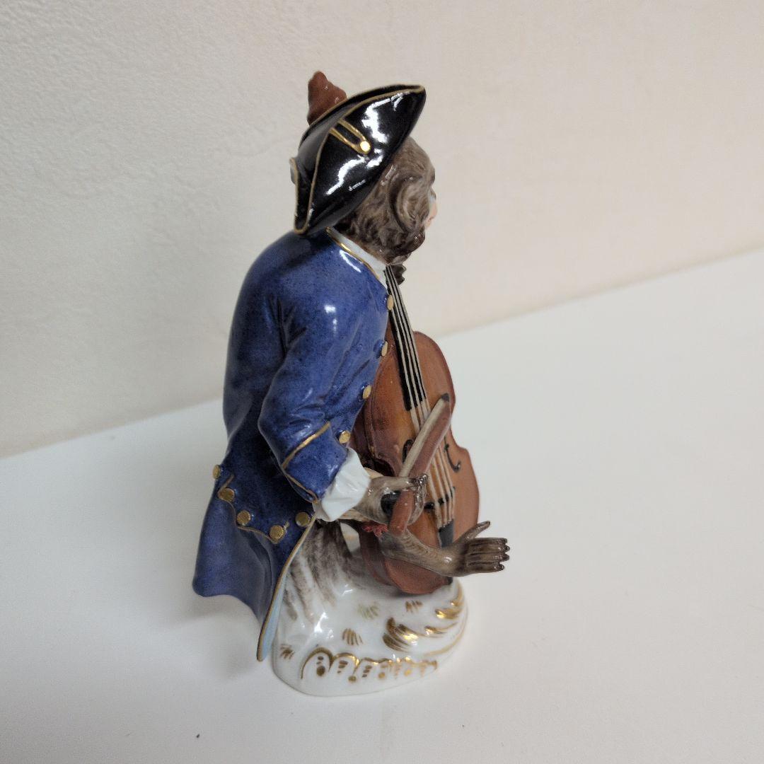 猿のチェロ演奏者 フィギュア