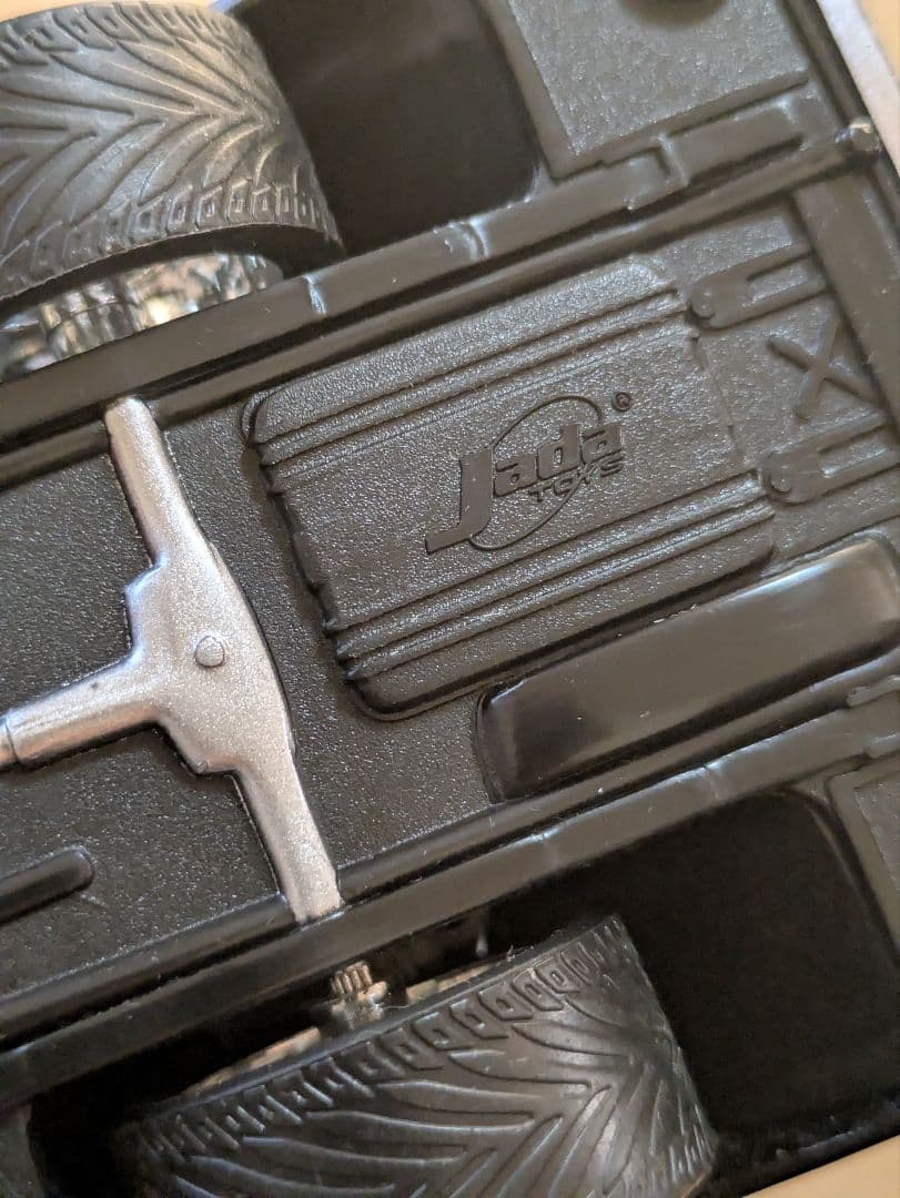 JADA 1957 シボレー ベルエア1/24スケール　ミニカー