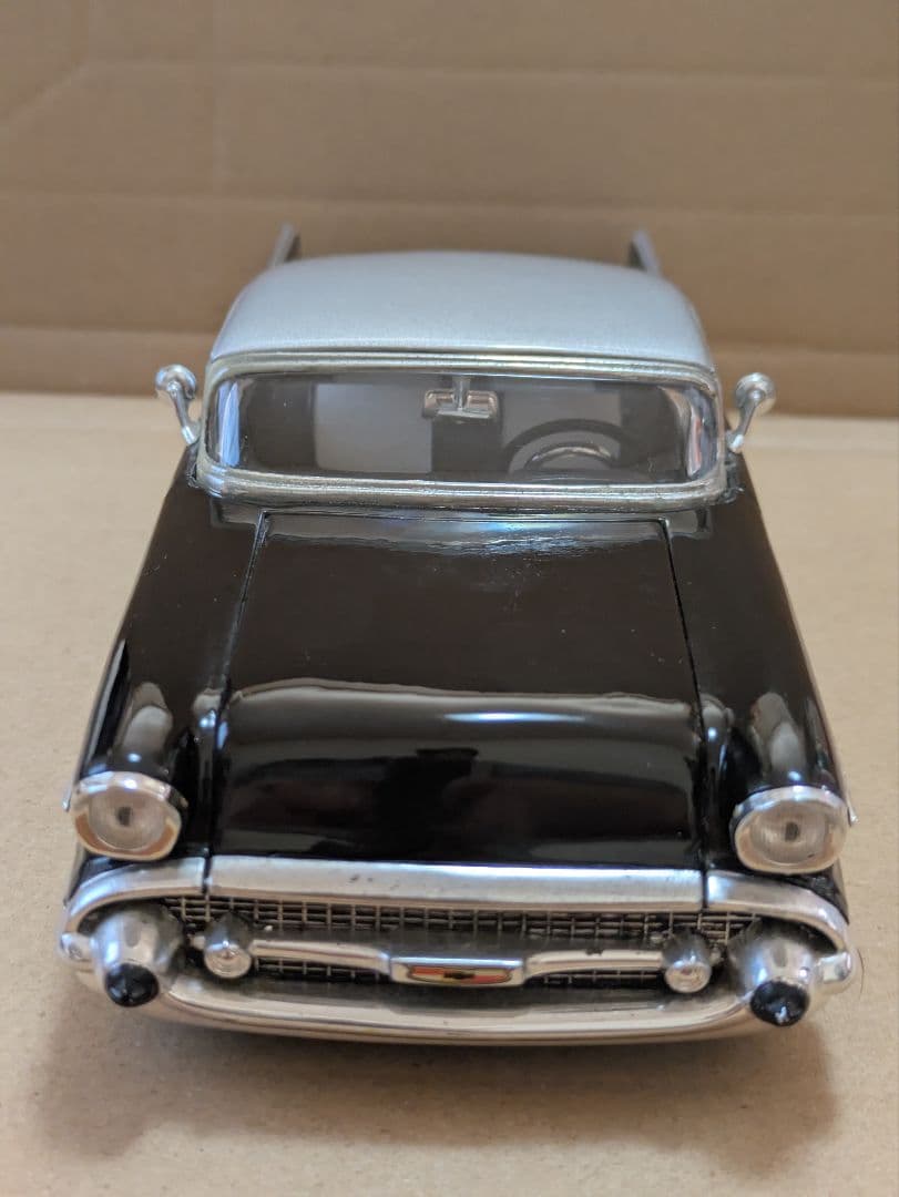 JADA 1957 シボレー ベルエア1/24スケール　ミニカー
