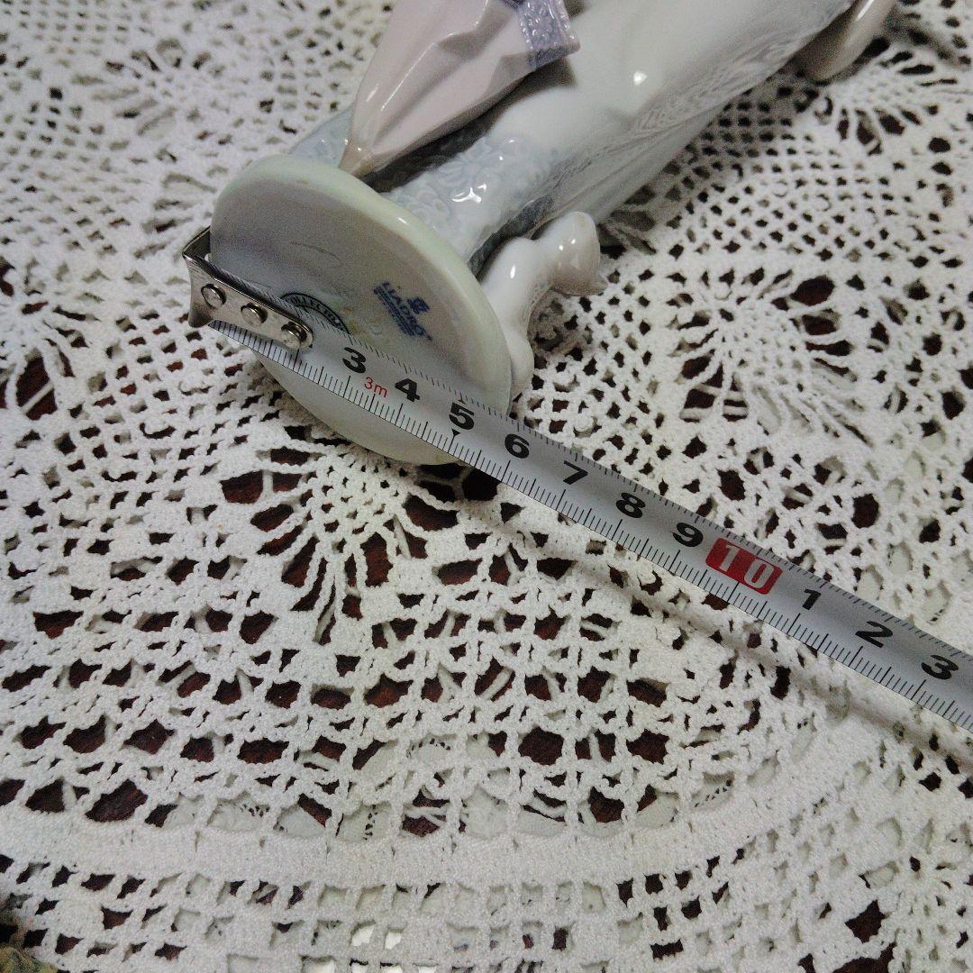 リヤドロ少女と白い鳩の陶器