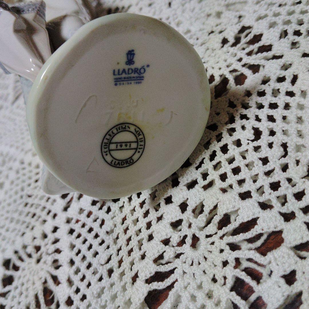 リヤドロ少女と白い鳩の陶器