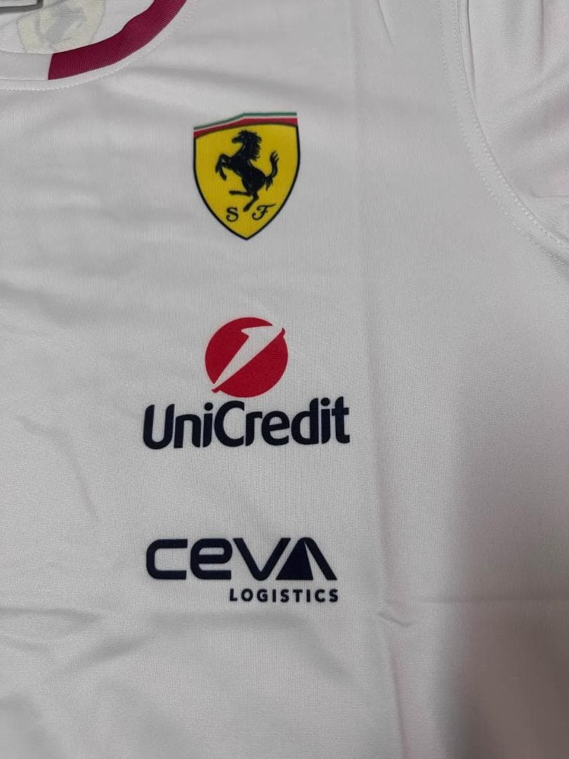 2025年F1フェラーリ ホワイトクルーネックレーシングウェア