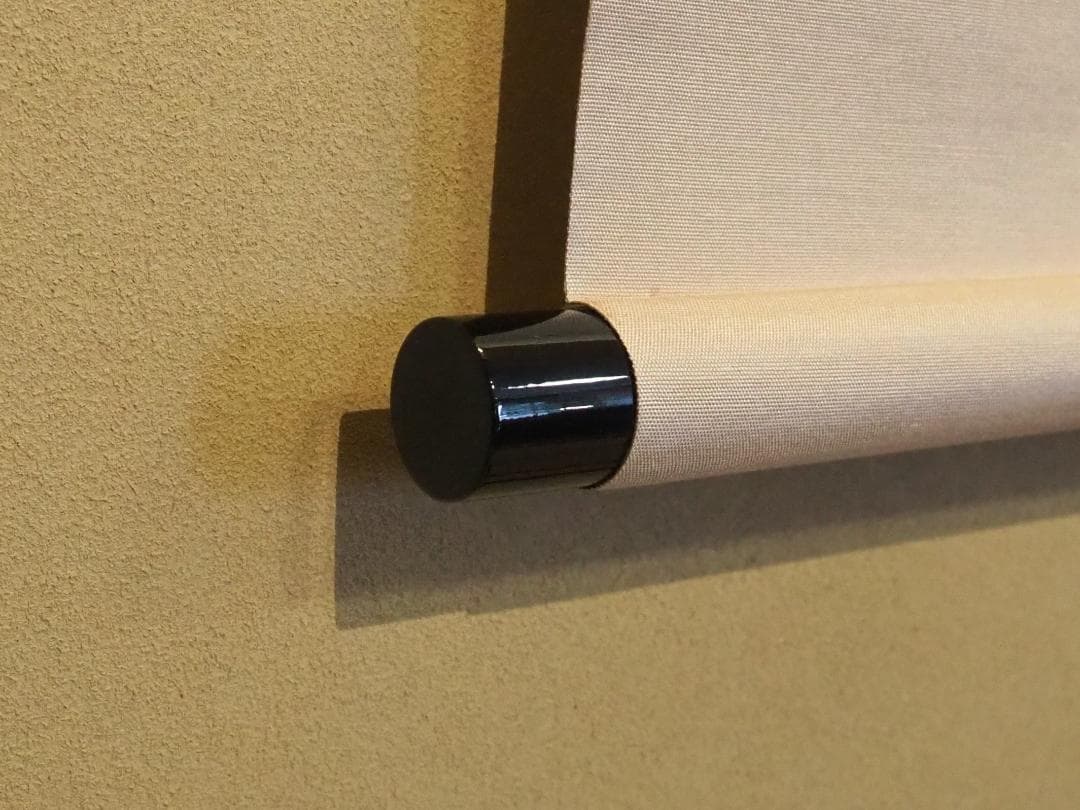 臨済宗相国寺派7代管長・金閣寺住職 有馬頼底自筆一行『独坐大雄峰』掛軸（共箱）