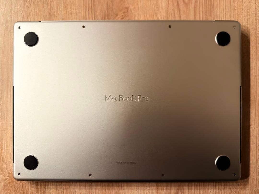M4 MacBook Pro SSD512GB/メモリ16GB シルバー