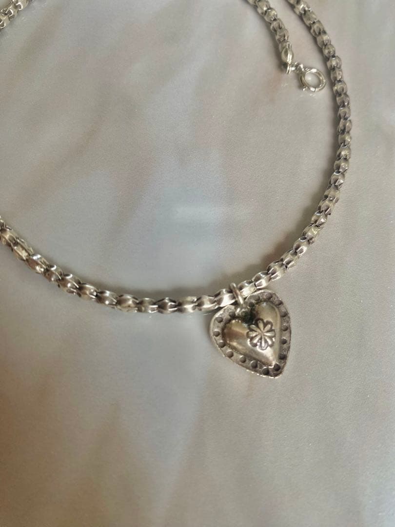 シルバー ハート型ペンダント ネックレス　カレンシルバー