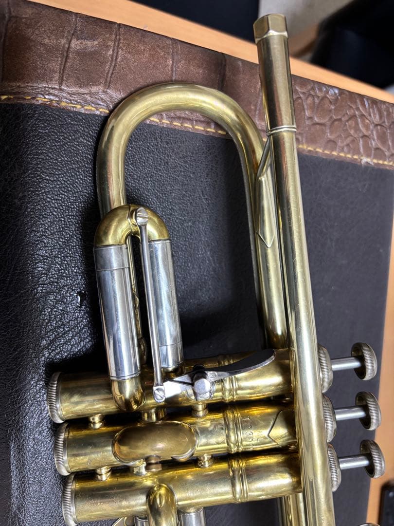 ヴィンテージBach トランペット本体 シリアル12万番代　状態良好