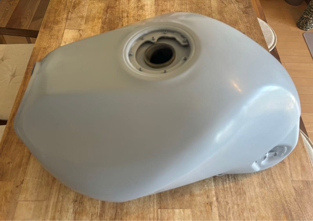 ZR-7 カワサキ　純正タンク レストア品　仕上げ用