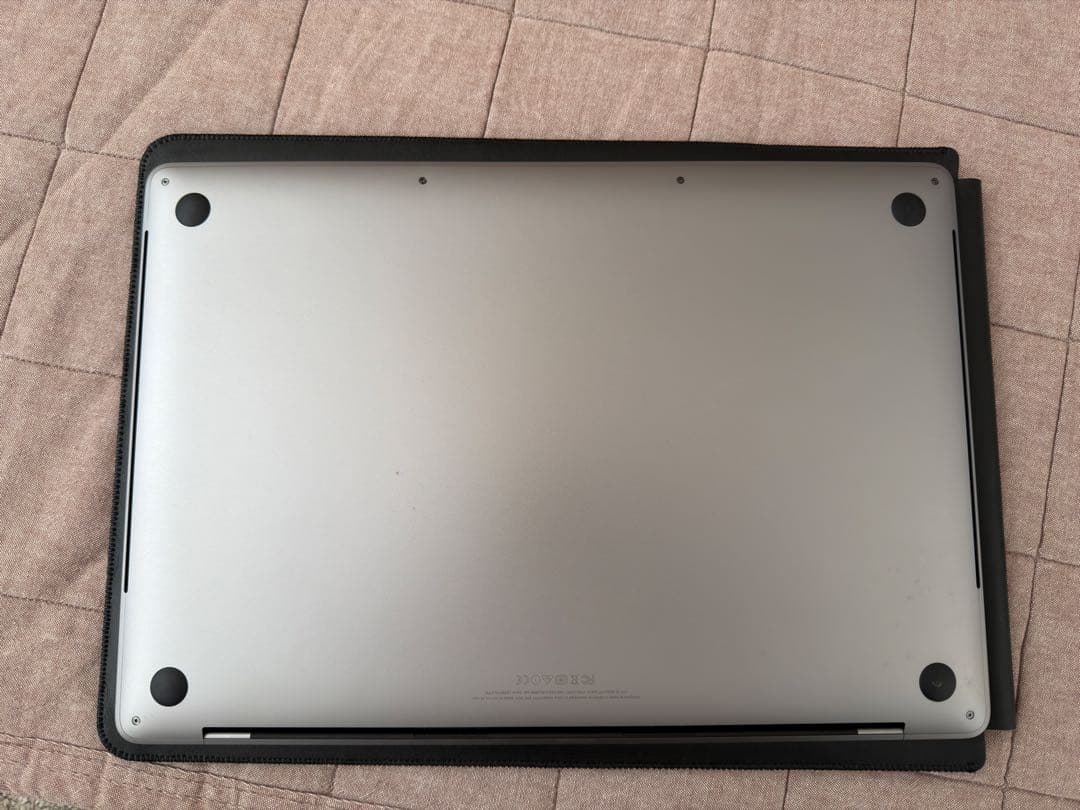 MacBook Pro 15インチ 2016 i7/16GB/512GB