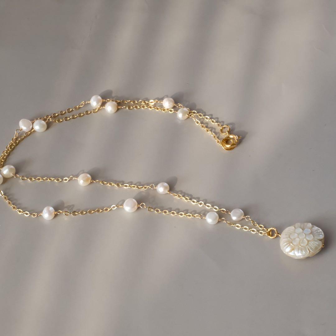 Ｇちゃん ♦︎14kgf淡水パールフラワーカービングネックレス
