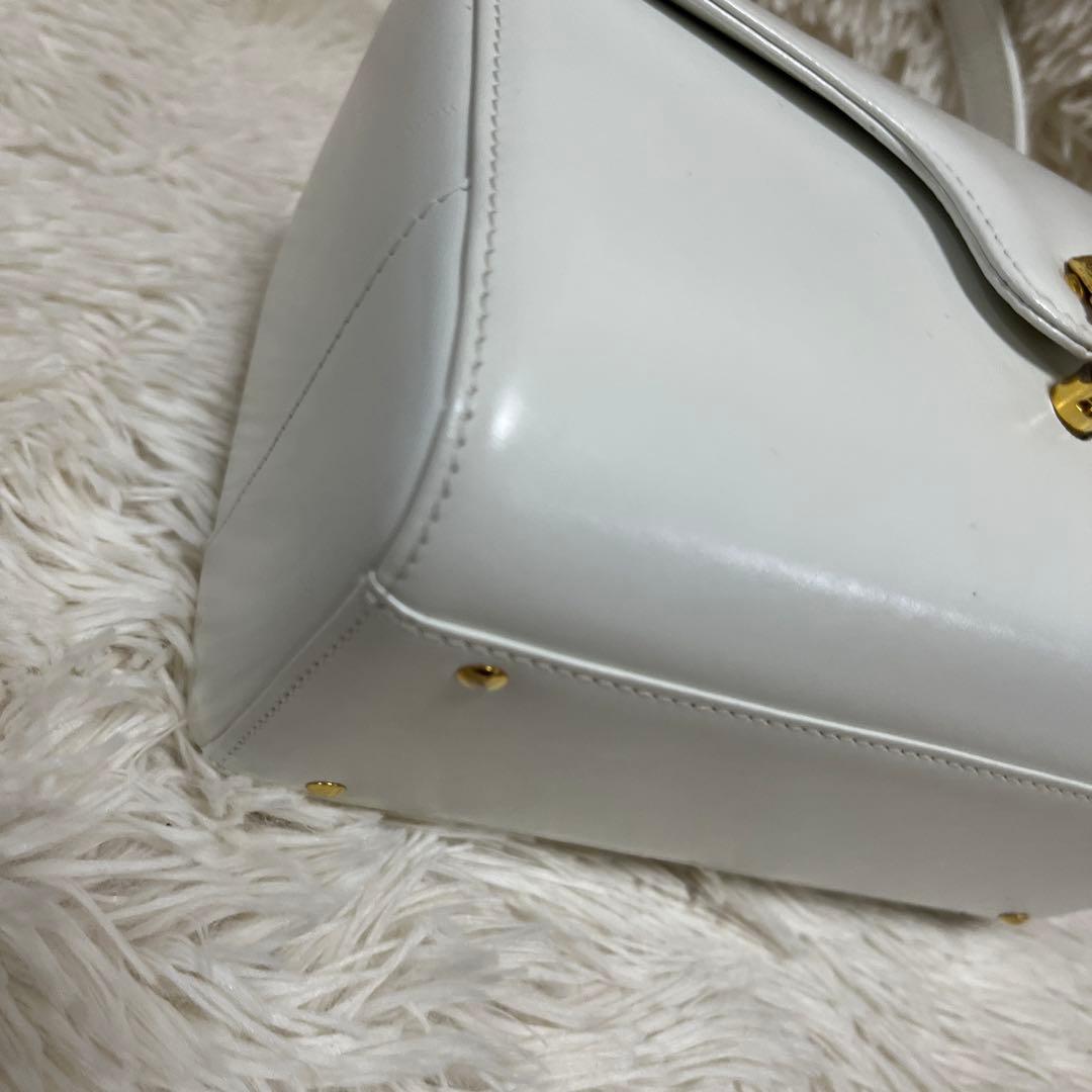 美品✨WAKO ワコウ　ハンドバッグ　ホワイト×ゴールド　自立