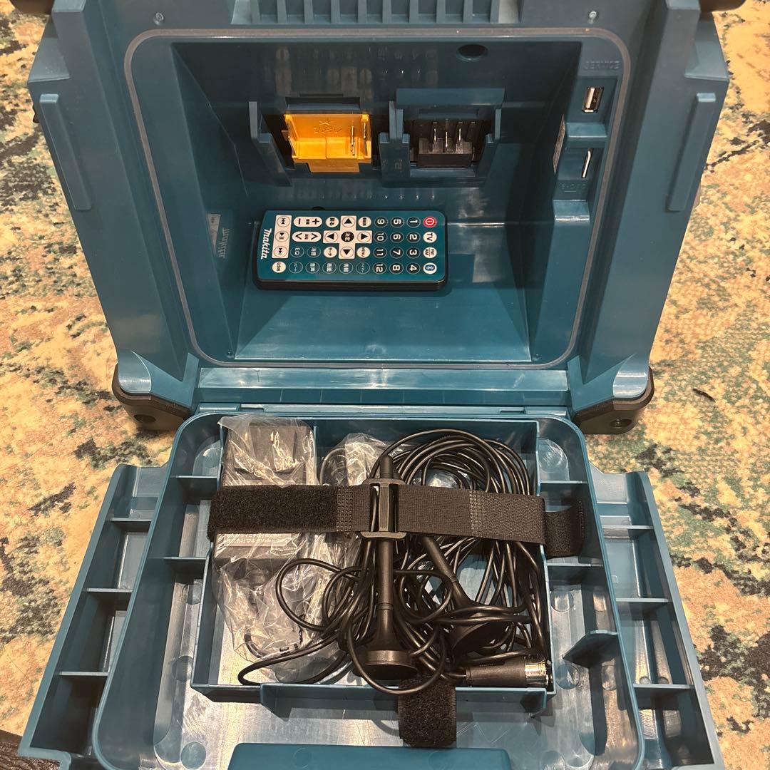 マキタ　TV100 充電式ラジオ付テレビ 災害対策