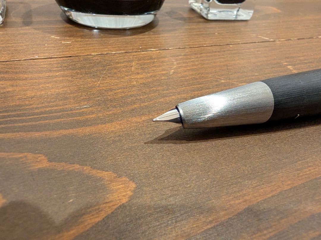 週末値下げ！LAMY2000 万年筆 EF(極細字）おまけインクボトル３つ付き
