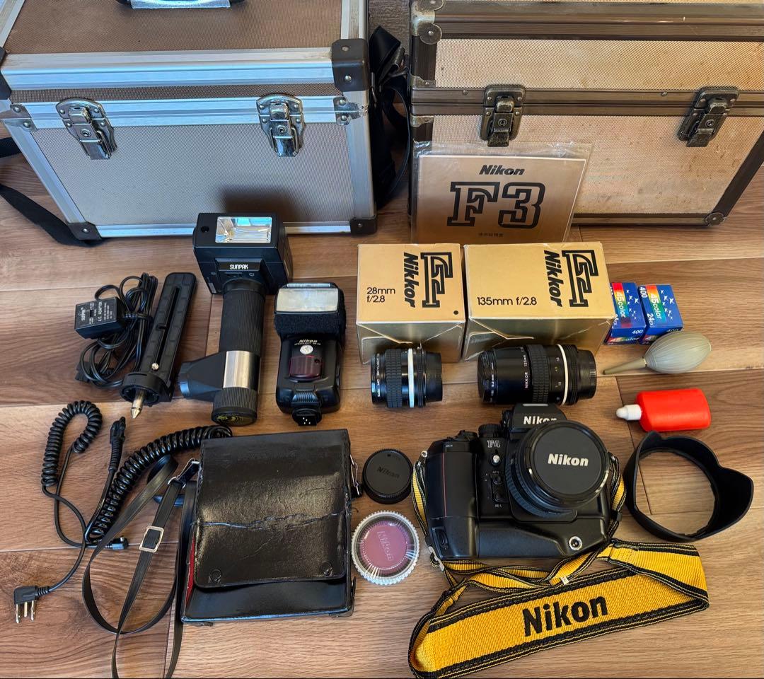 限定値下げ中Nikon F4 AF一眼レフ レンズ3本　フラッシュ　ストロボ