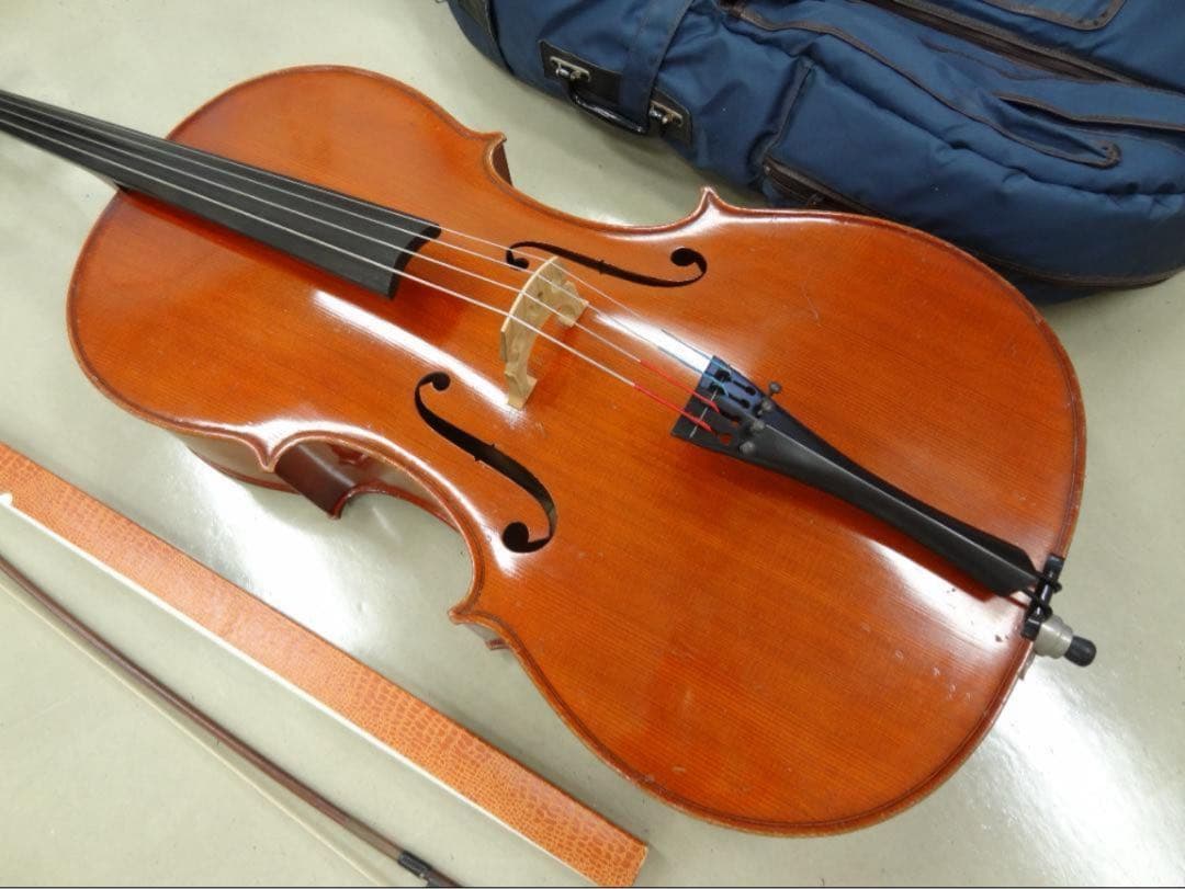 エーリッヒ・グリューナート サイン入り 1977年製、フルサイズ（４／４）