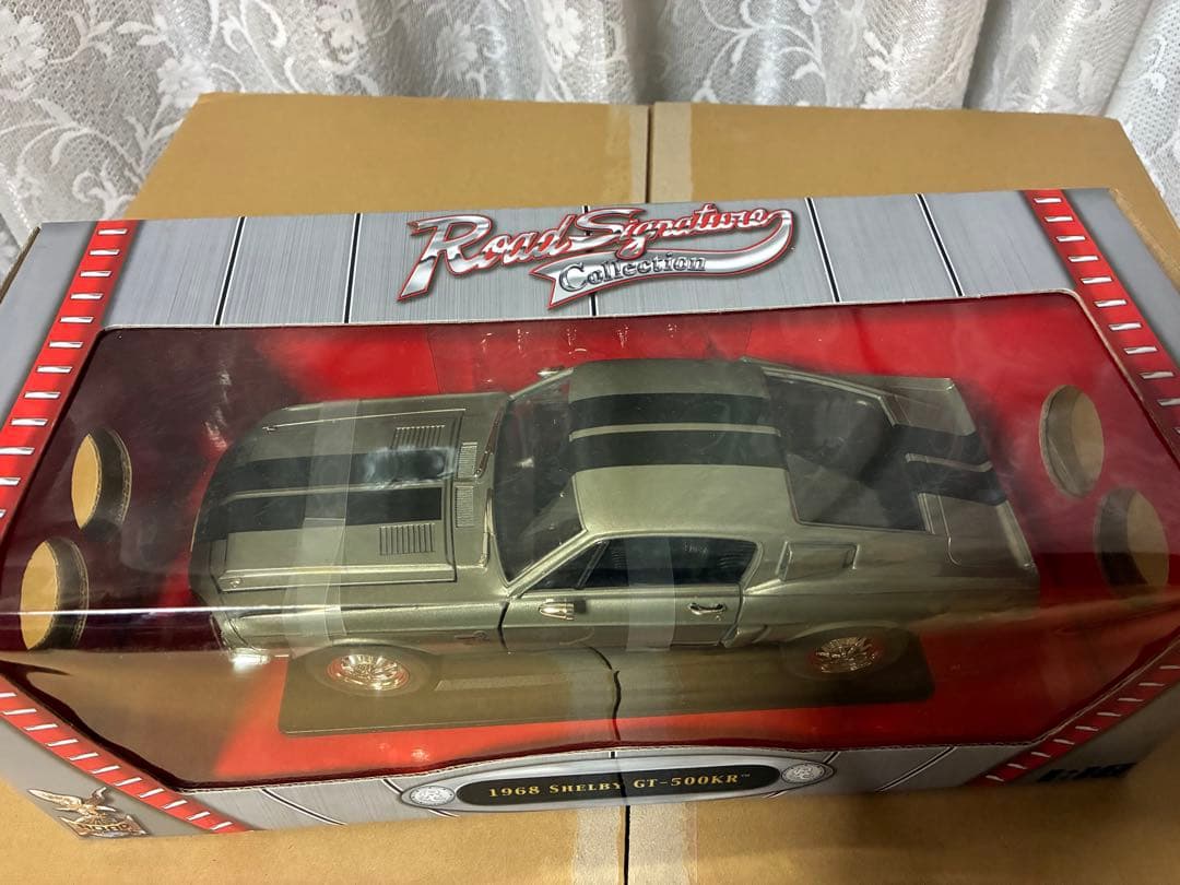 1968 Shelby GT-500KR ミニカー1/18