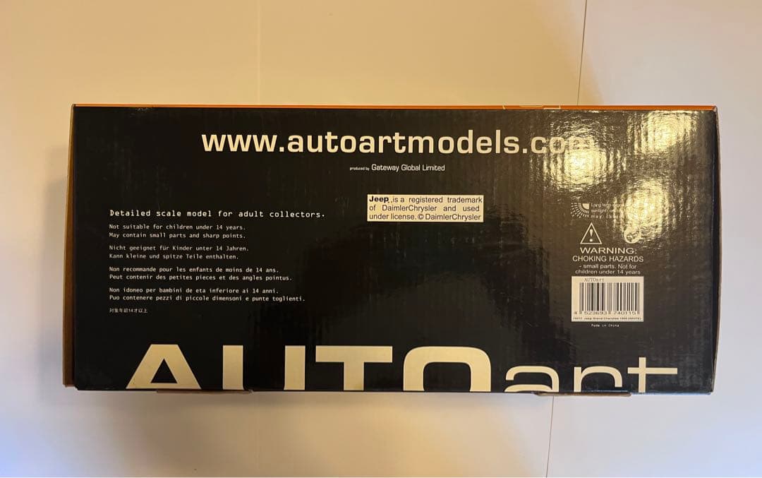 【美品】AUTOart 1/18 Jeep チェロキー 白 箱付 送料込