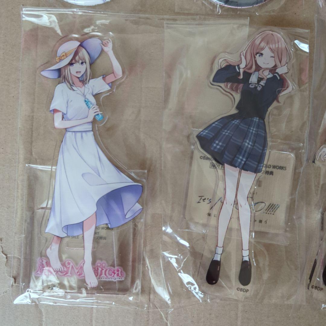 BanG Dream! アクリルフィギュア3個と缶バッチ3個