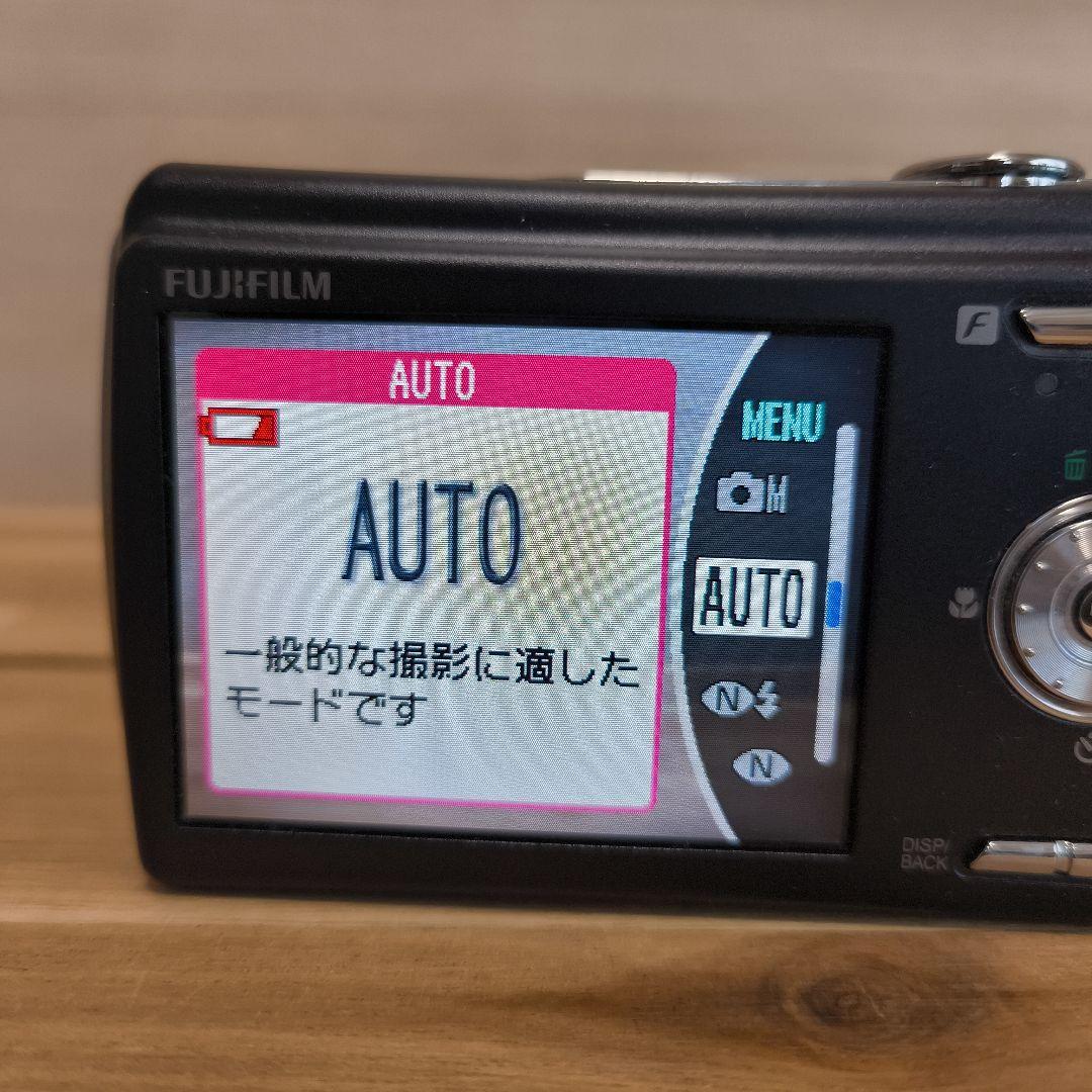良品　FUJIFILM FINEPIX F100 fd コンパクトデジタルカメラ