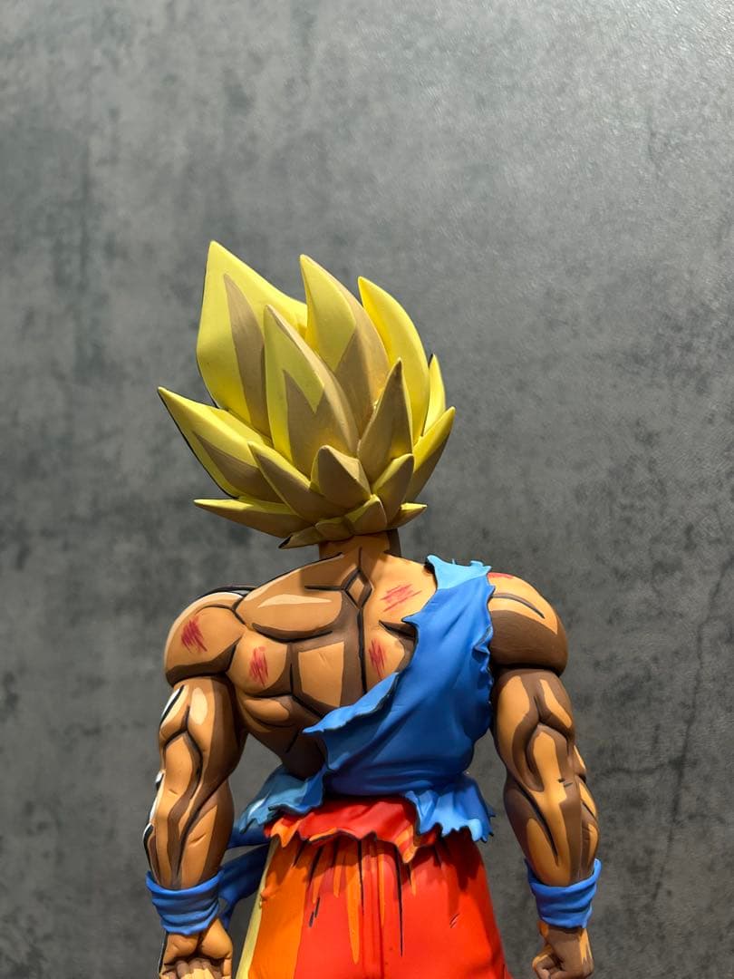孫悟空　リペイントフィギュア　超サイヤ人