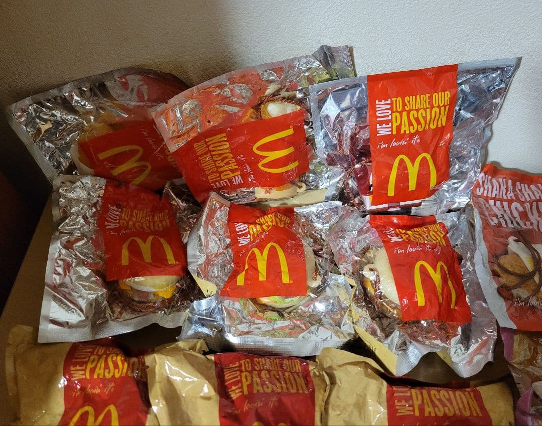 激レア！マクドナルド新品「フードストラップ1〜3弾＆マグネット」全コンプ21点