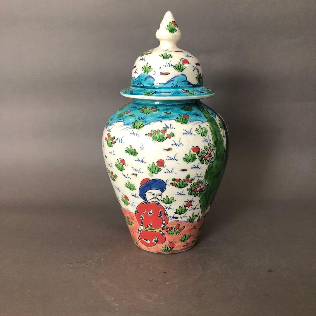 トルコ陶器　人物紋　蓋付き壺