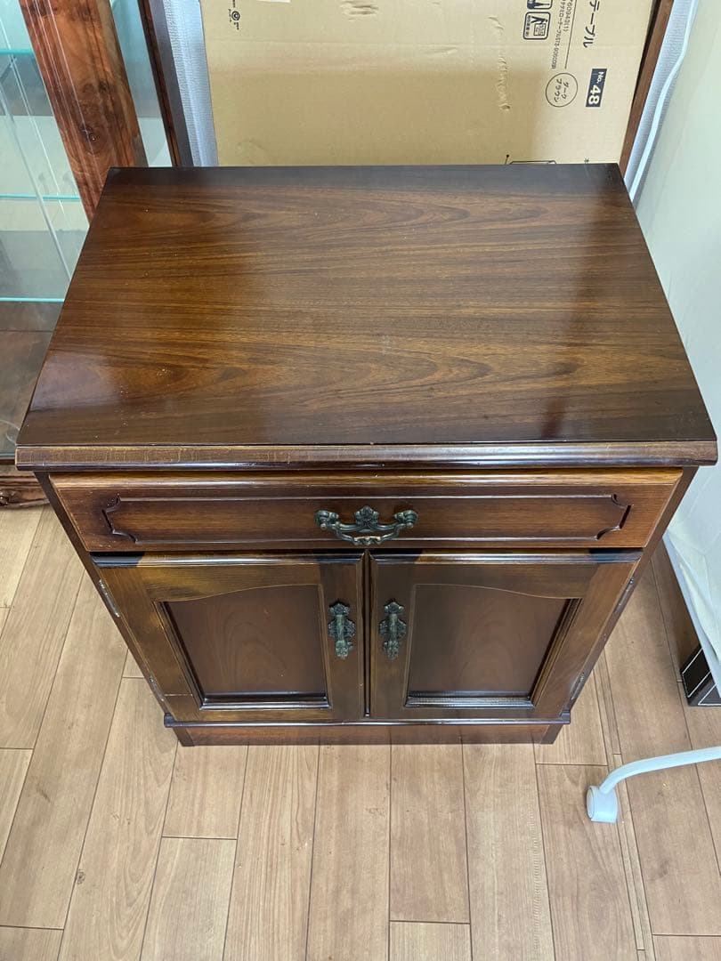 カリモク　コロニアル　チェスト　キャビネット