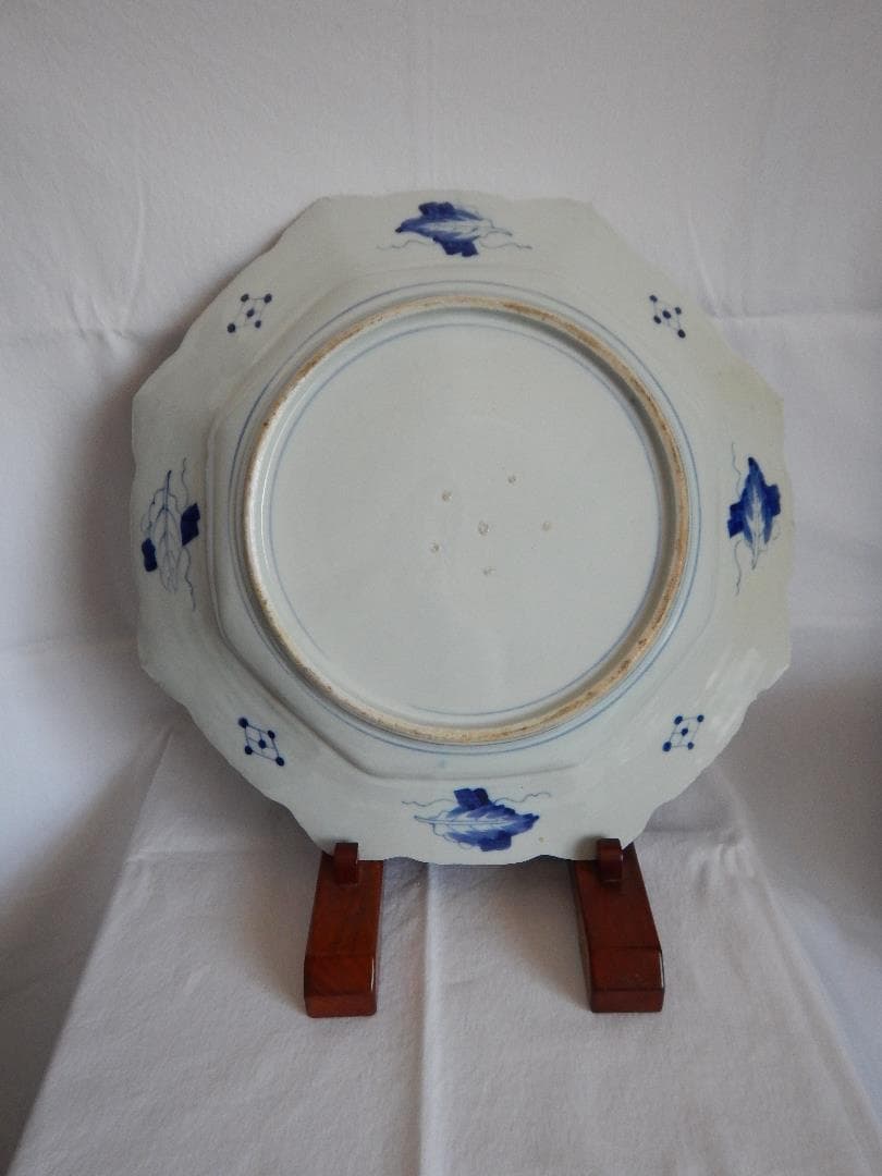 伊万里色絵菖蒲ハ角大皿（明治）