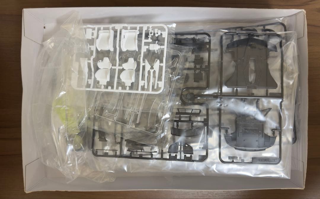 タミヤ 1/24 レクサス LFA フルビューモデル