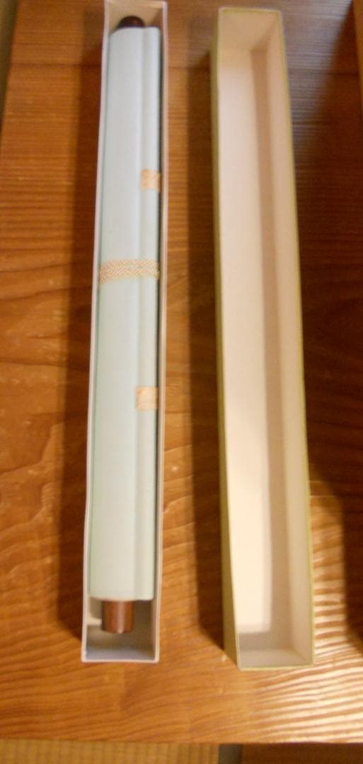 掛け軸 江河 春景山水図 絹本 希少 軸装 茶道具 掛軸 美品 です。